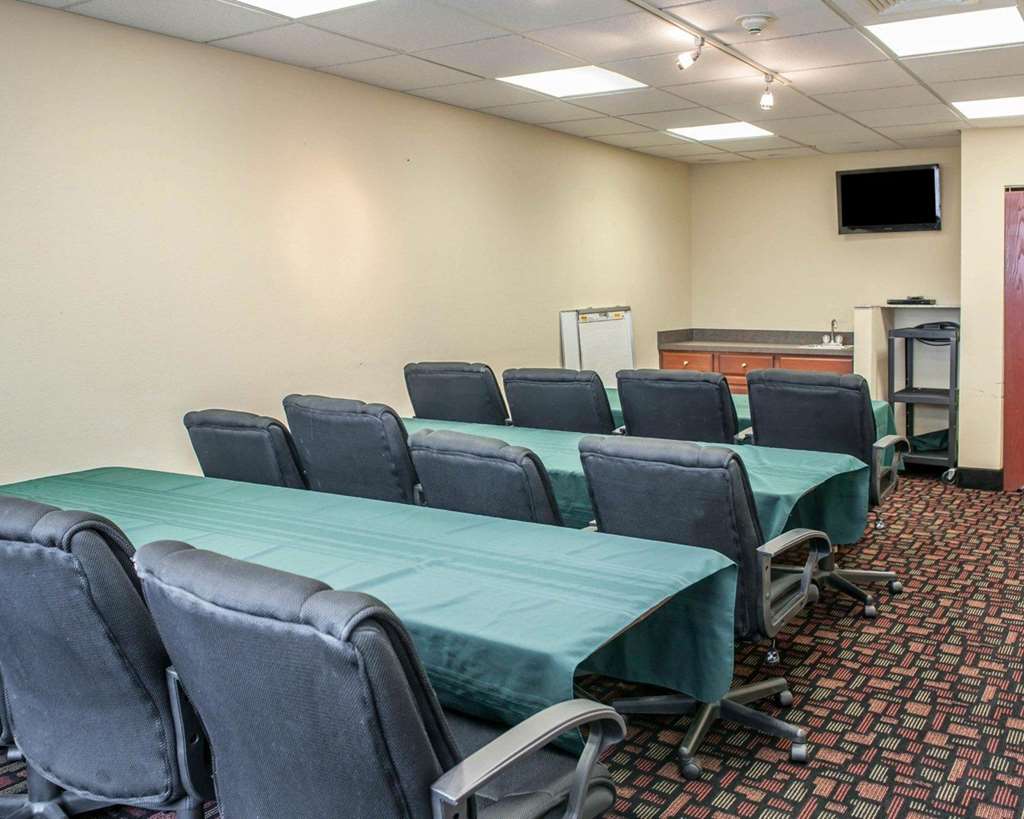 Quality Inn & Suites South Bend Airport - photo 35