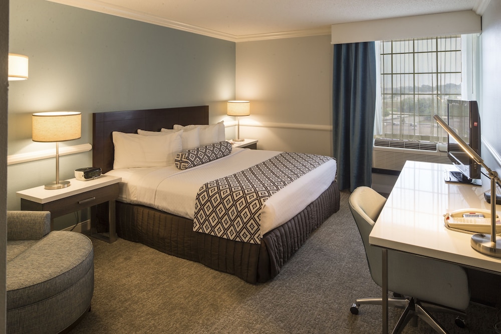 Crowne Plaza Suites Pittsburgh South by IHG - photo 6