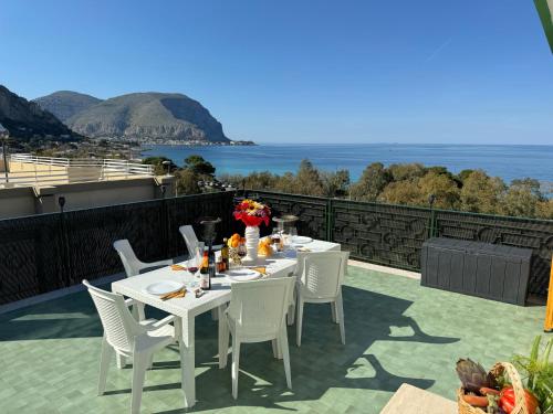 Mondello Luxury Apartment — 4-Star Luxury Hotel in Palermo, Italy