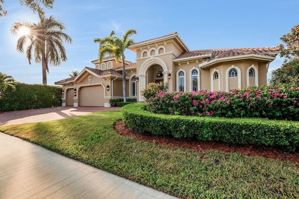 WIN1288 4 Bedroom Holiday Home by Marco Naples Vacation Homes — 4-Star Luxury Hotel in Marco Island, United States