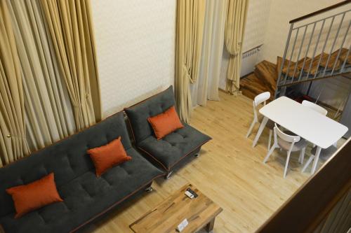 Tovstonogovi Street Apartment