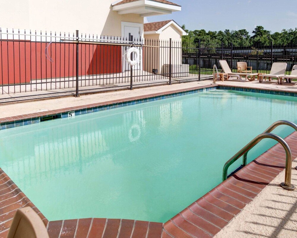 Suburban Extended Stay LaPlace - photo 19