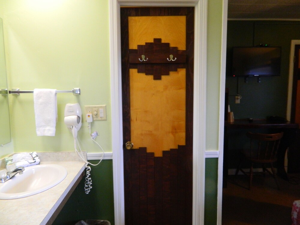 Country Motor Inn - photo 63