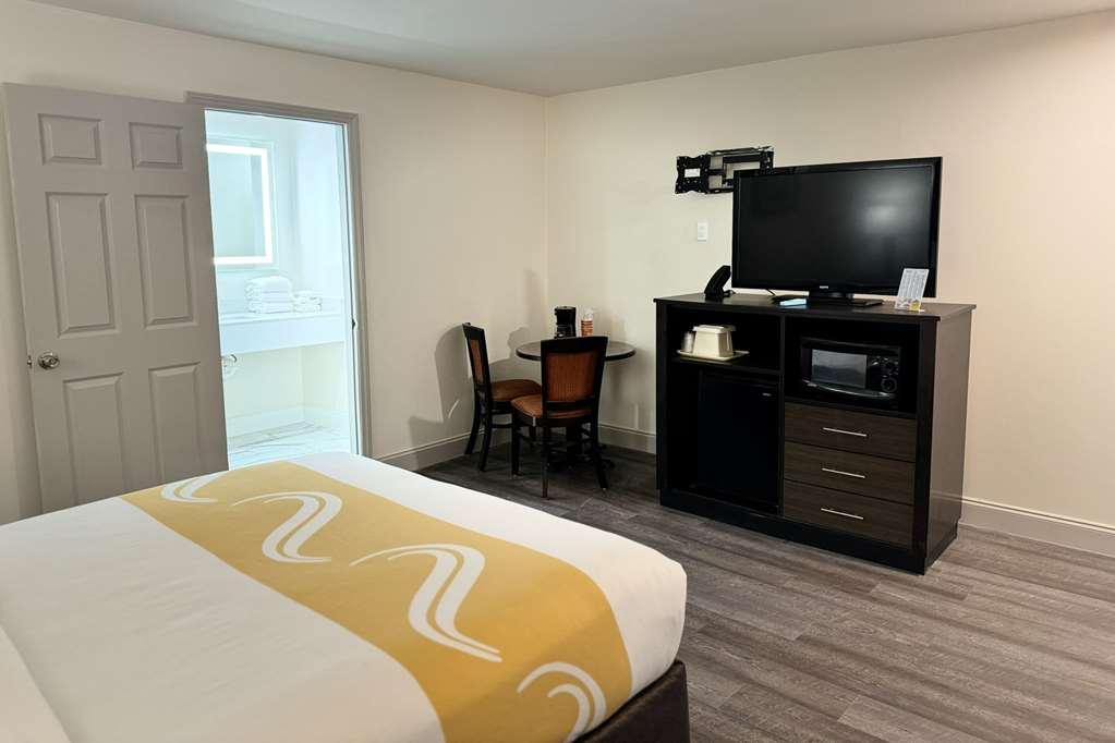 Quality Inn Creekside Downtown Gatlinburg - photo 51