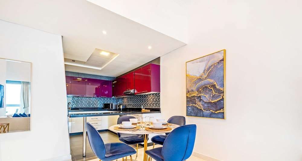 LUX Cayan Superior Suite 3 in Dubai Marina — 4-Star Luxury Hotel in Dubai, United Arab Emirates