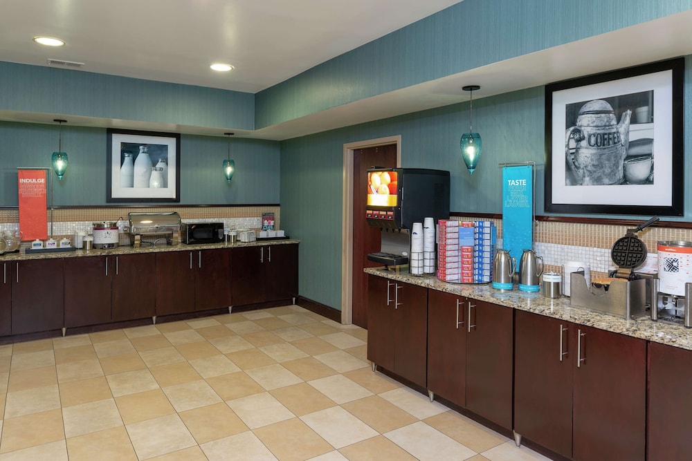 Hampton Inn East Lansing - photo 38