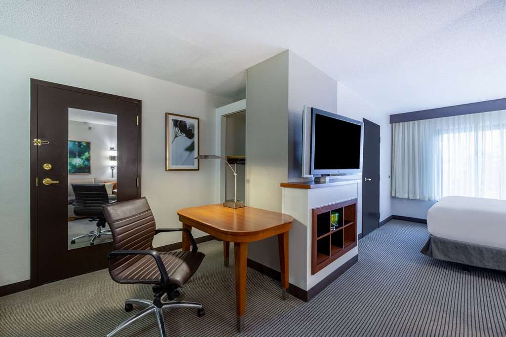 Wyndham Garden Kansas City Airport - photo 21
