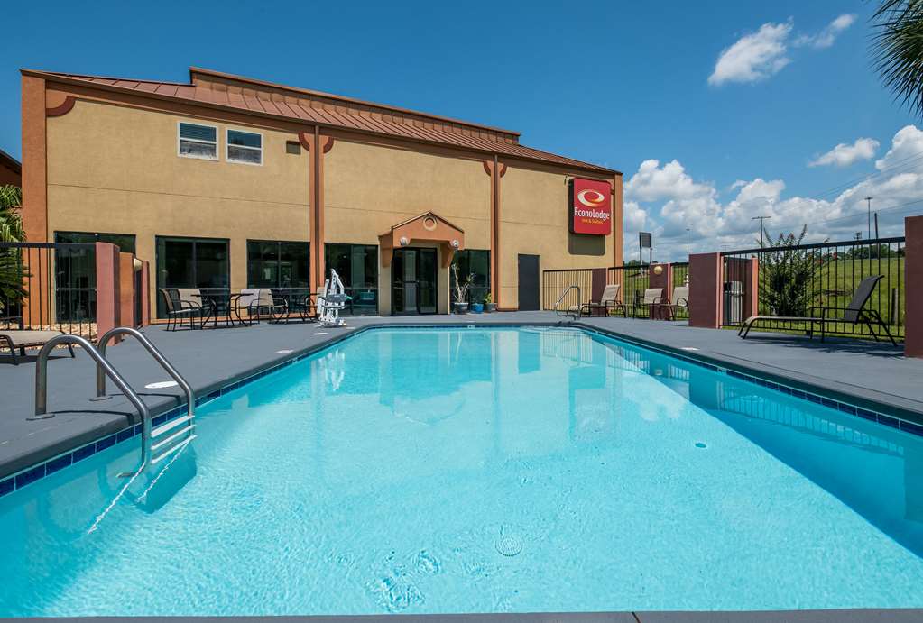 Econo Lodge Inn & Suites Diamondhead - photo 25