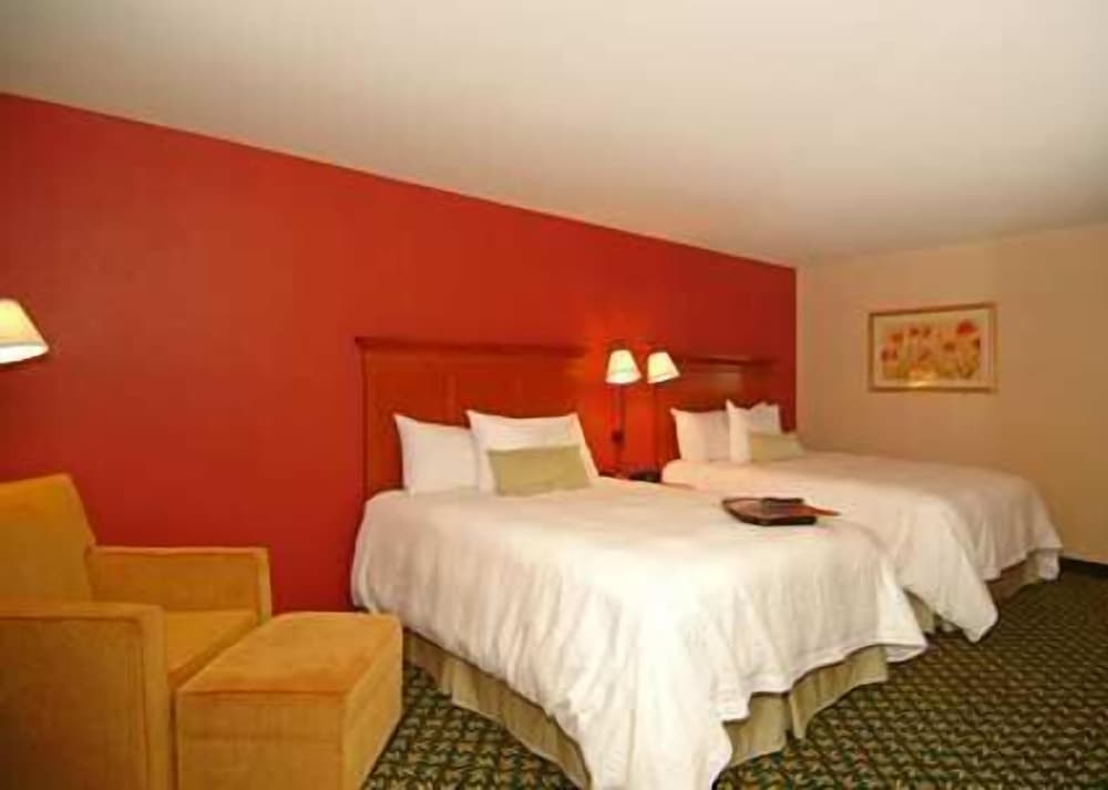 Hampton Inn & Suites Casper - photo 8