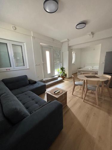 Studio apartman Sedmica - last minute hotel in Zadar