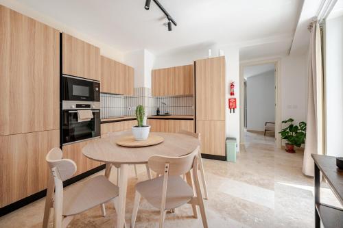 1Bed Apt Close to Balluta Bay — 4-Star Luxury Hotel in San Giljan, Malta