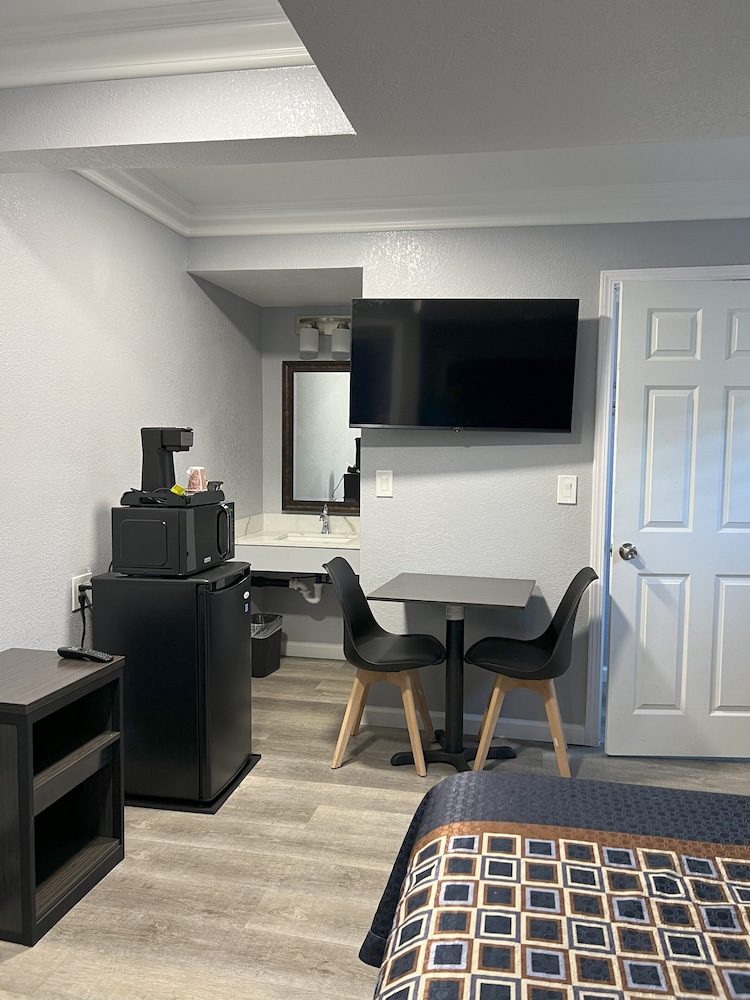 Sea Garden Inn - photo 37