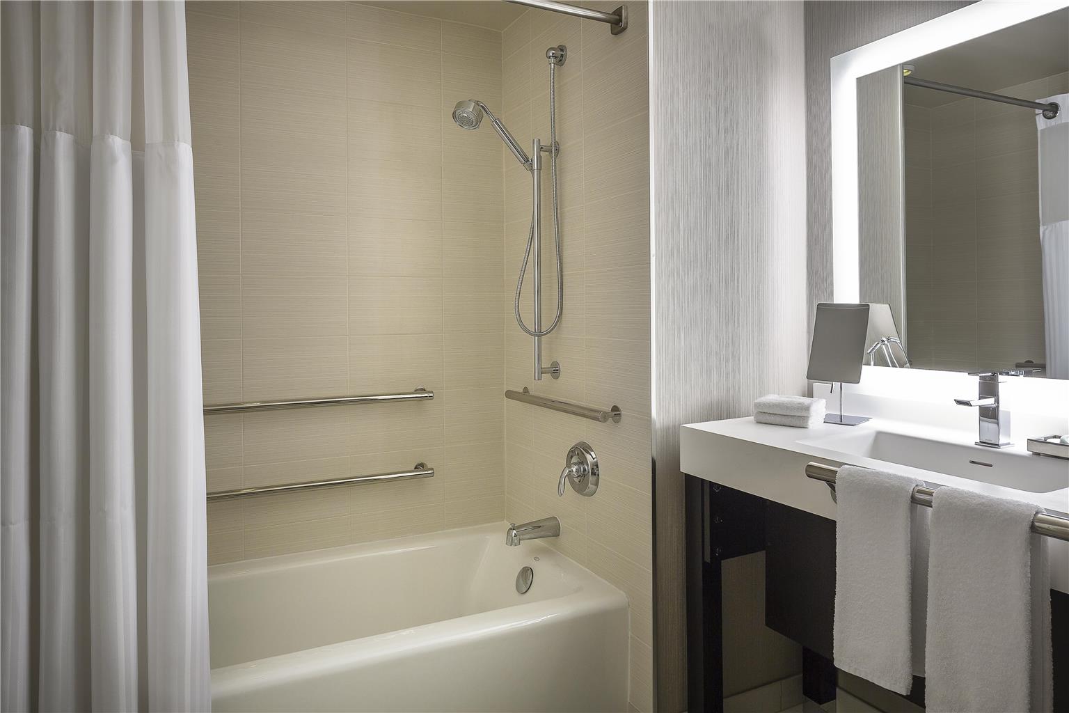 Manchester Grand Hyatt San Diego - photo 34