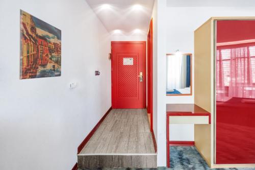 Denis hotel