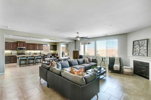 Spacious Modern Retreat In Palm Desert — Palm Desert