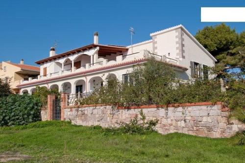 Trilocale Margine Rosso — 4-Star Luxury Hotel in Quartu Sant'elena, Italy