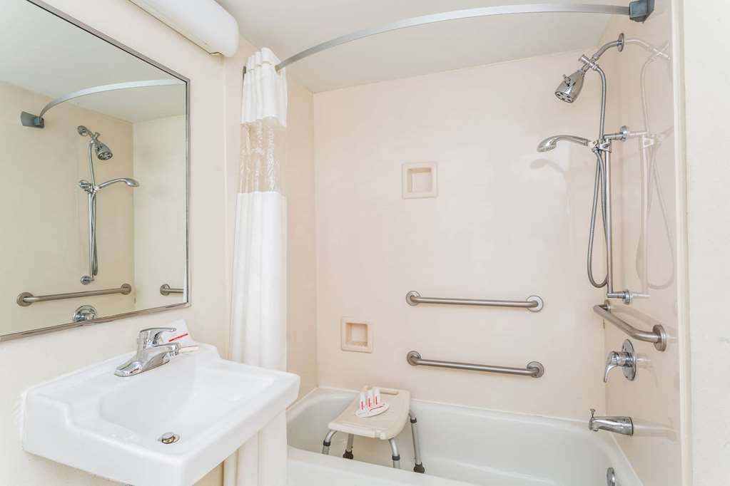 Ramada by Wyndham Luling - photo 7
