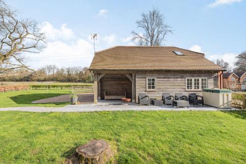 Red Kite Cottage — 4-Star Luxury Hotel in Petersfield, United Kingdom