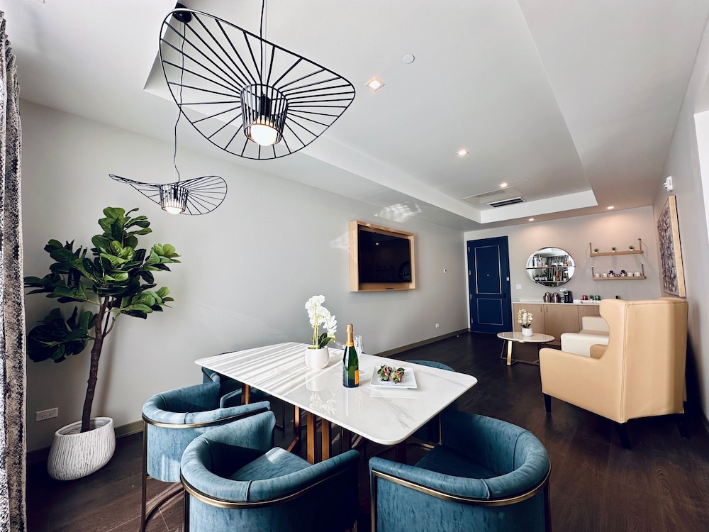 Chez Hotel Arlington Heights - photo 40