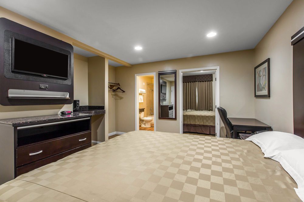 Rodeway Inn and Suites Chula Vista - photo 11