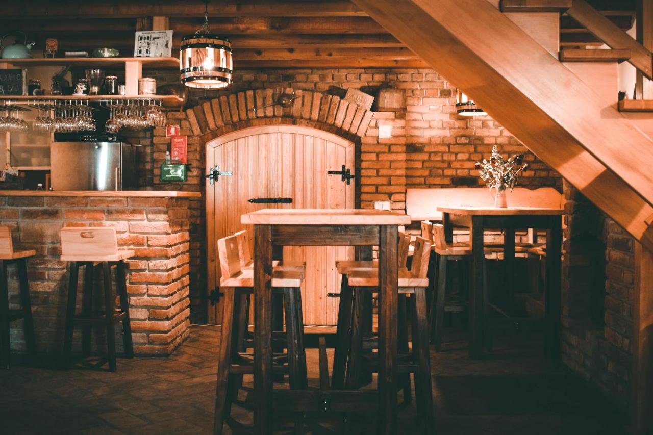 Vinska kuća na vinskoj cesti Zmajevac in Bilje, Croatia