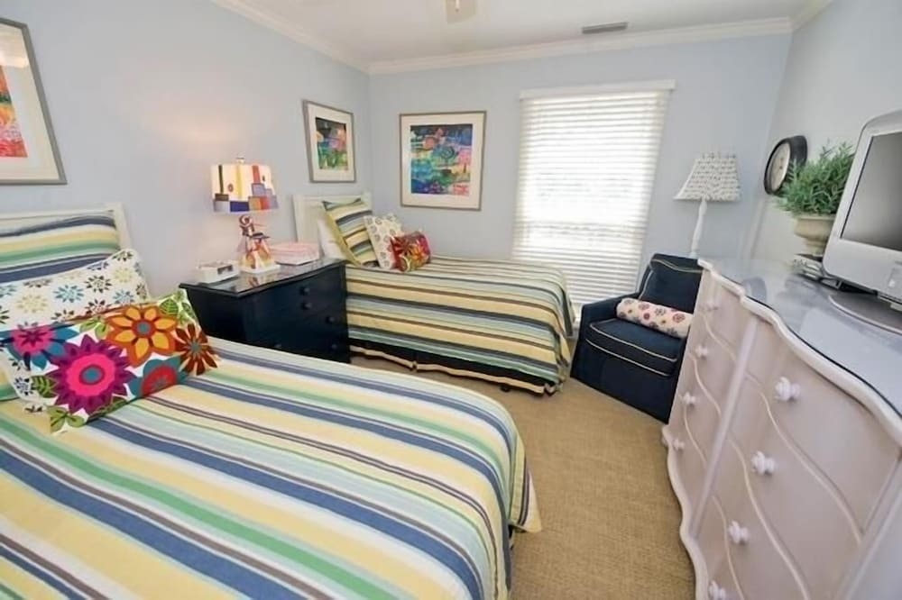 946 Cutter Court at Sea Pines Resort - photo 2