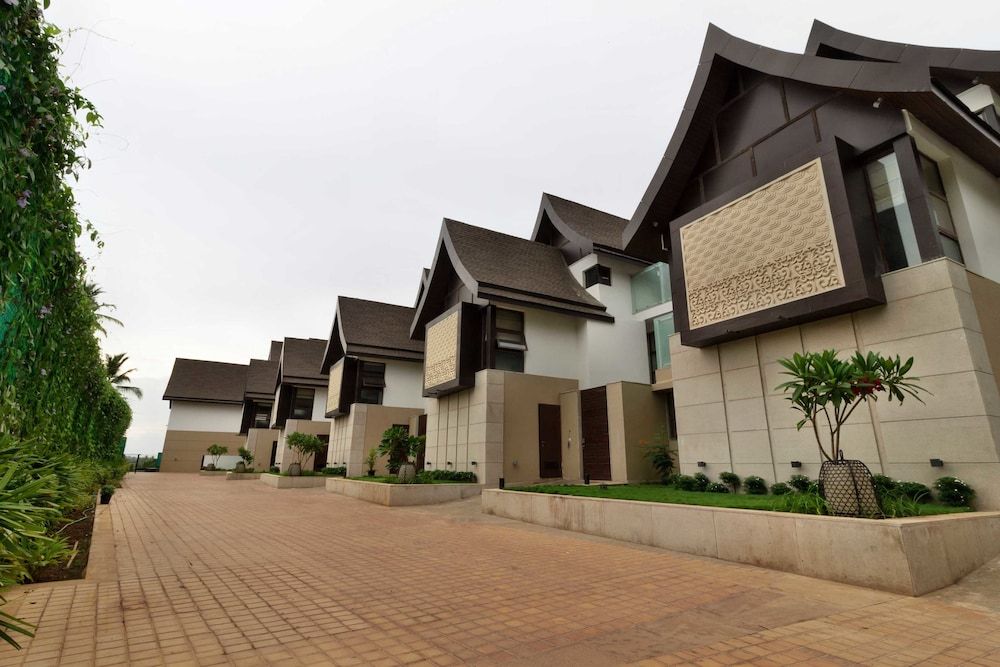 Ultra Luxury Villa Bali — 4-Star Luxury Hotel in Navi Mumbai, India