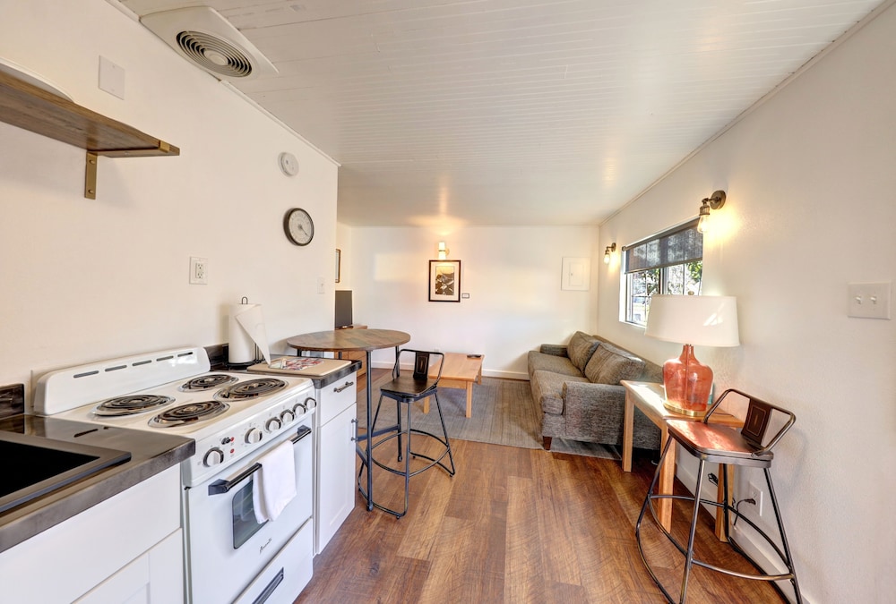 Seaview Motel & Cottages - photo 21