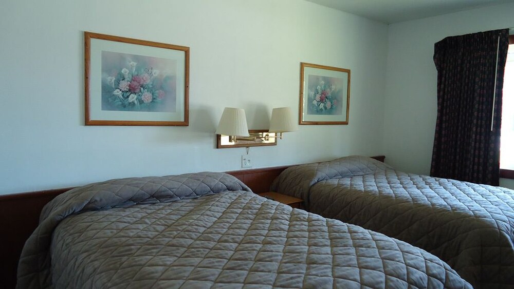 Spinning Wheel Motel - photo 6