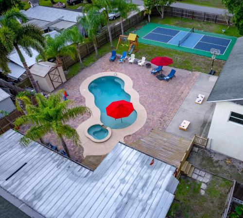 Tropical Oasis Pickleball Pool Hot Tub 15 Min To Beach — Melbourne