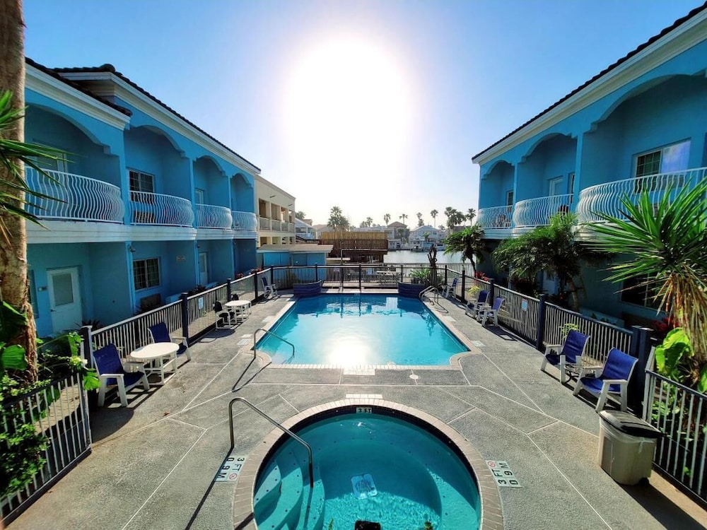 Casa Bella Hotel and Suites - photo 18