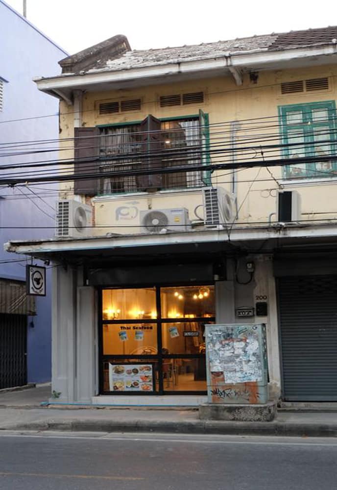 Monkey Cave Hostel