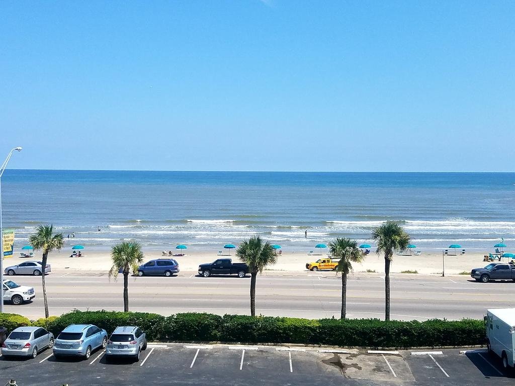 Sunshine Dreams by RedAwning in Galveston, United States