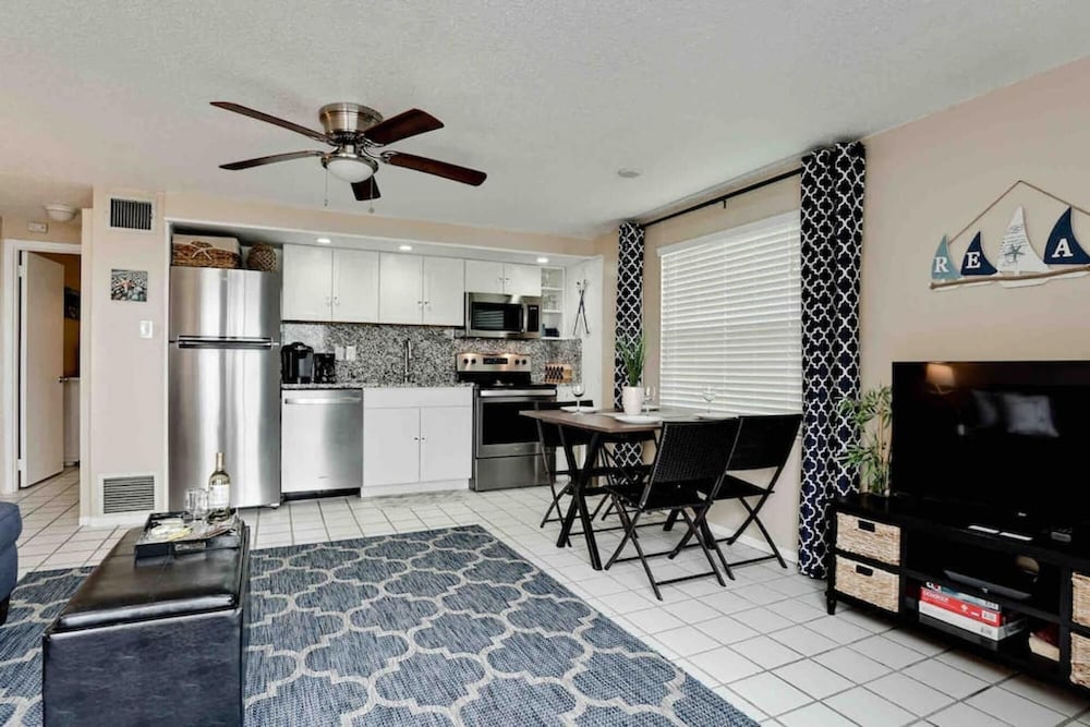 Gorgeous Waterfront Mermaid's Retreat Wows - photo 6