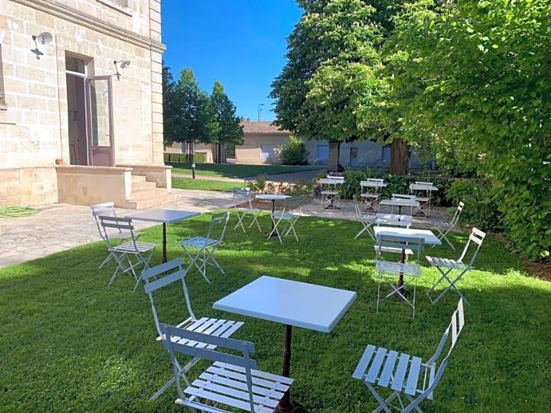 Hv Tel Chv Teau La Chv Ze Bordeaux Floirac — hotel in Floirac