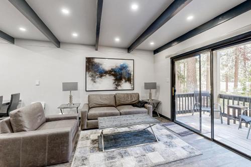 Modern Mountain Retreat — 4-Star Luxury Hotel in Incline Village, United States