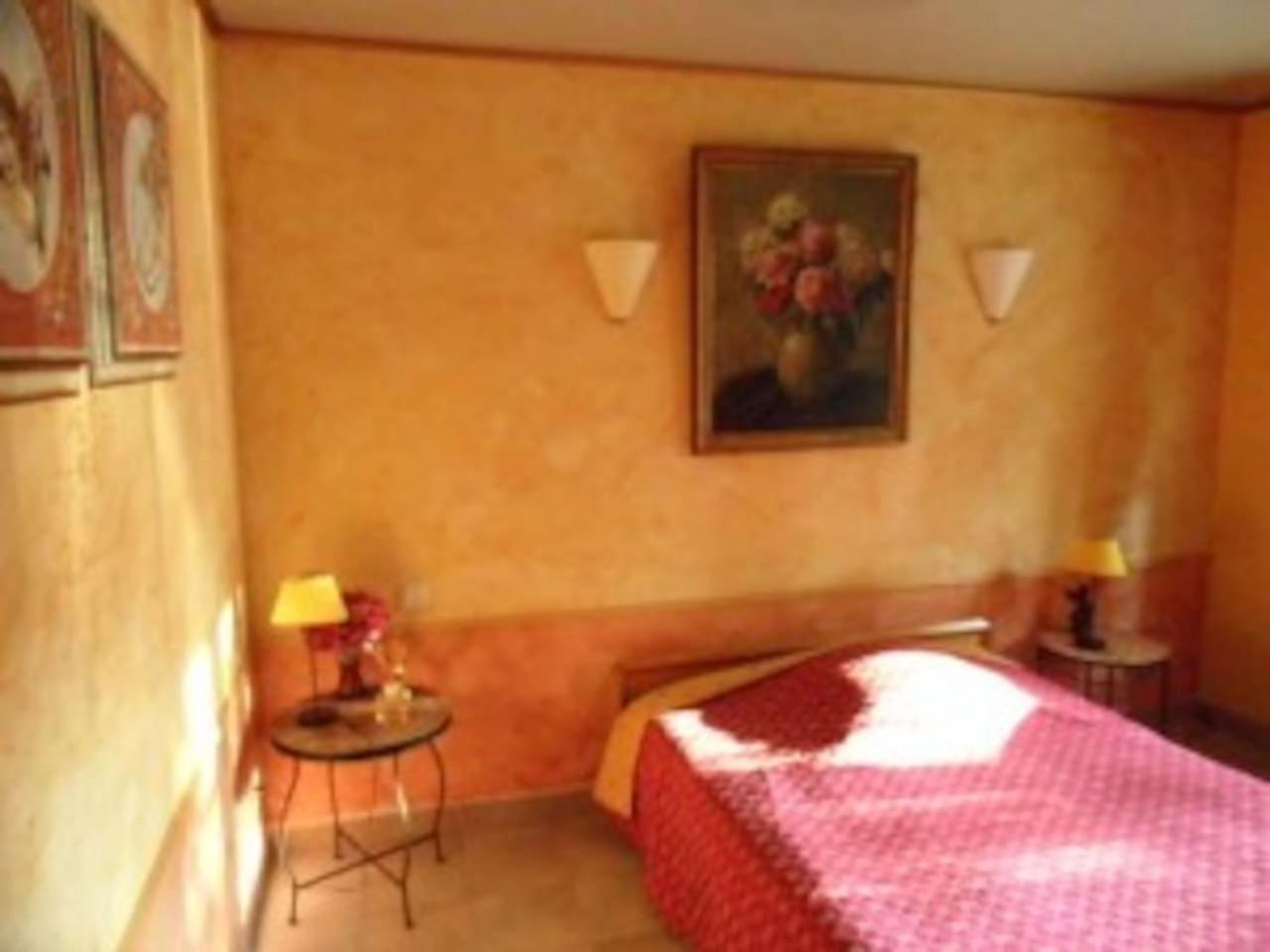 L Oliveraie En Provence — Lambesc
