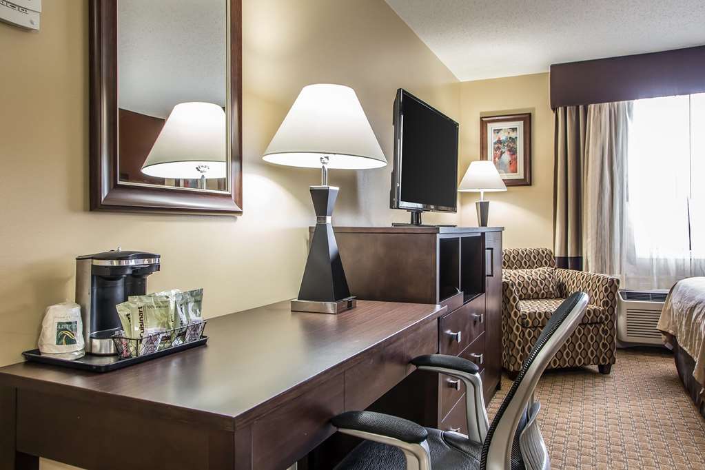 Quality Inn O'Hare Airport - photo 16