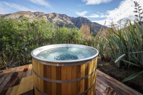Redfern Retreat — 4-Star Luxury Hotel in Queenstown, New Zealand