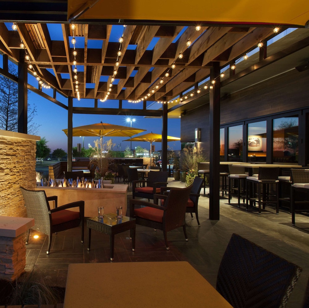 Embassy Suites by Hilton Denton Convention Center - photo 45