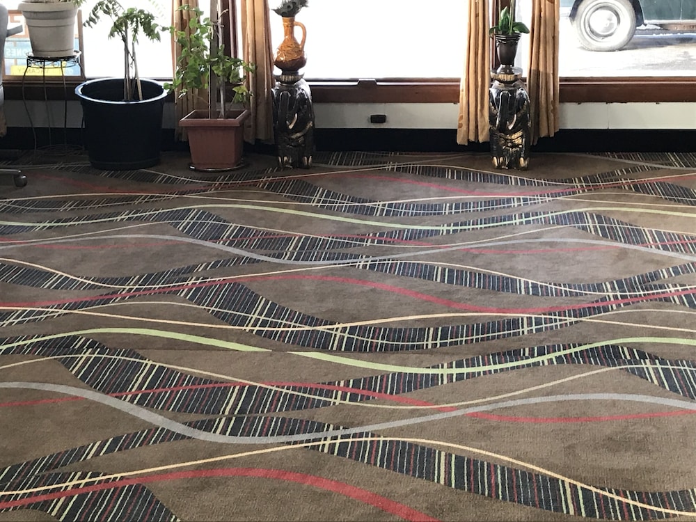 Village Inn Salina - photo 5