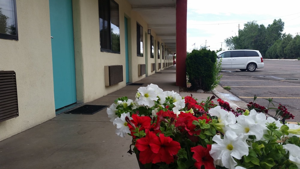 Days Inn by Wyndham Santa Fe New Mexico - photo 11