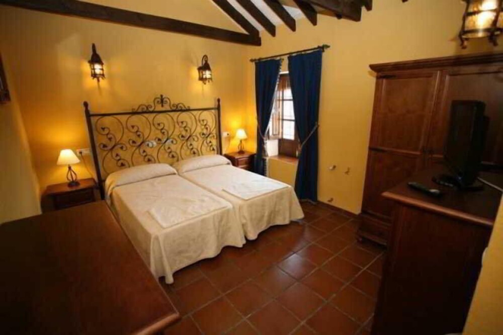 Casona Los Moriscos Hotel — Colmenar — photo 3