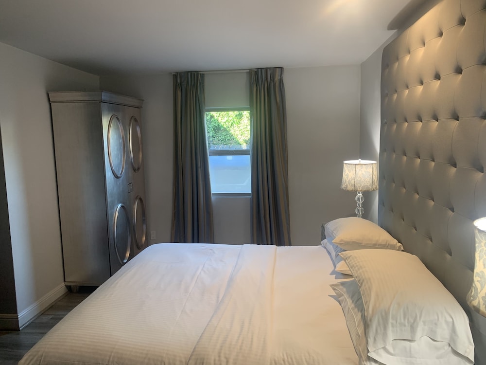 L.A. Sky Boutique Hotel - photo 25