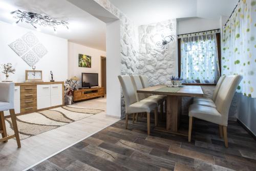 Barackvirág Apartmanház — 4-Star Luxury Hotel in Pecs, Hungary