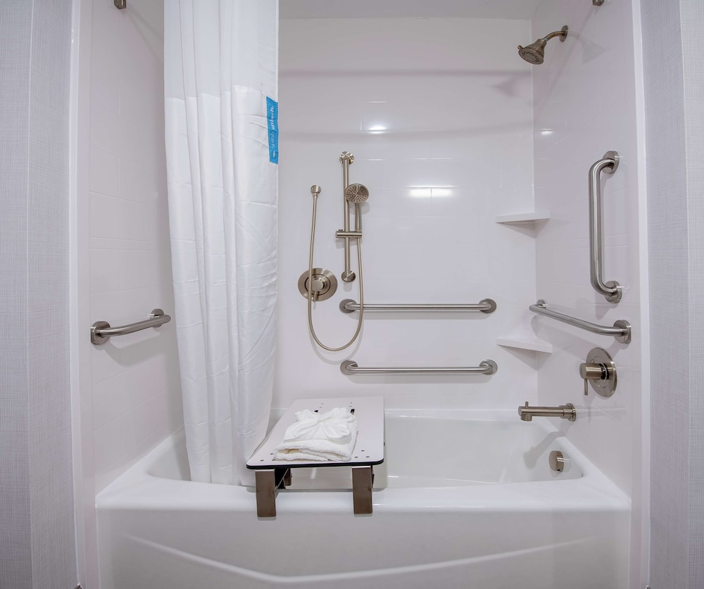 Hampton Inn & Suites Duncanville Dallas - photo 34