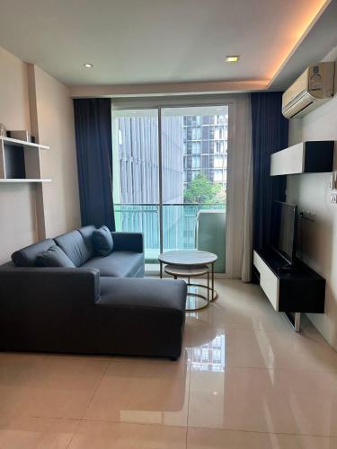 Spacious Sukhumvit Condo near EmQuartier