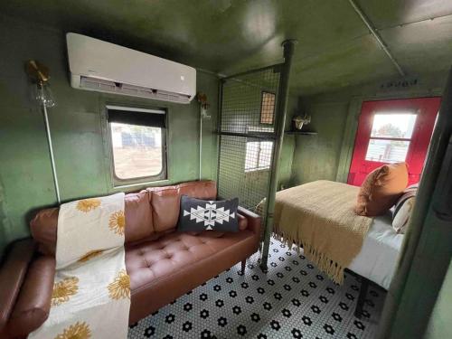 Midnight Train to Marfa 1948 Caboose — Marfa — photo 4
