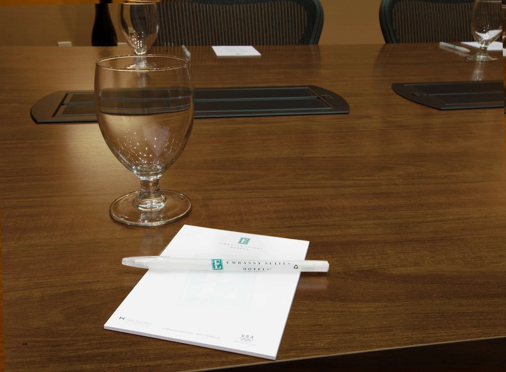 Embassy Suites Palmdale - photo 42
