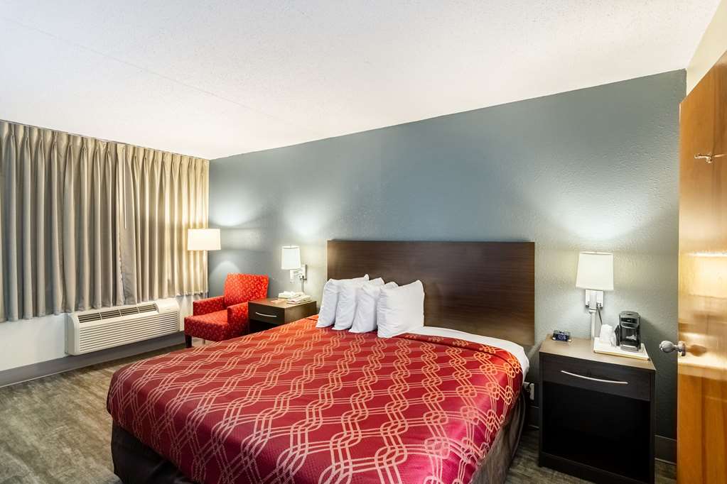 Econo Lodge Crestview South - photo 12